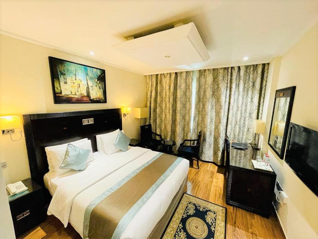Smana Hotel Al Raffa Dubai Eksteriør bilde