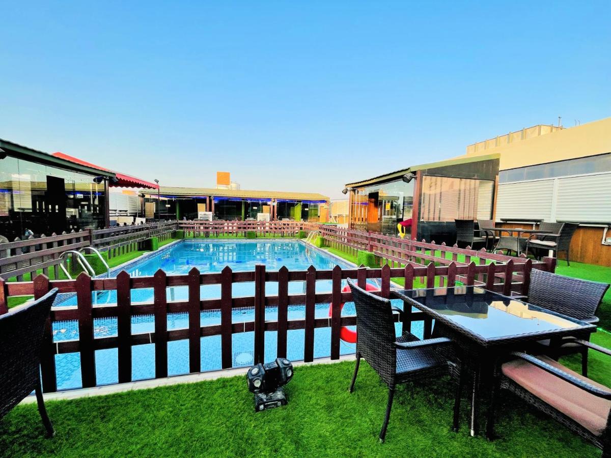 Smana Hotel Al Raffa Dubai Eksteriør bilde